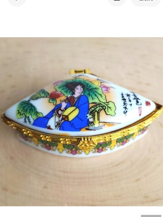 Vintage Other - Vintage Asian Design Porcelain Petite Hinged Box Trinket/Pill